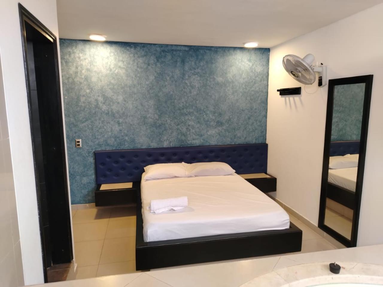 Country Hotel 3*