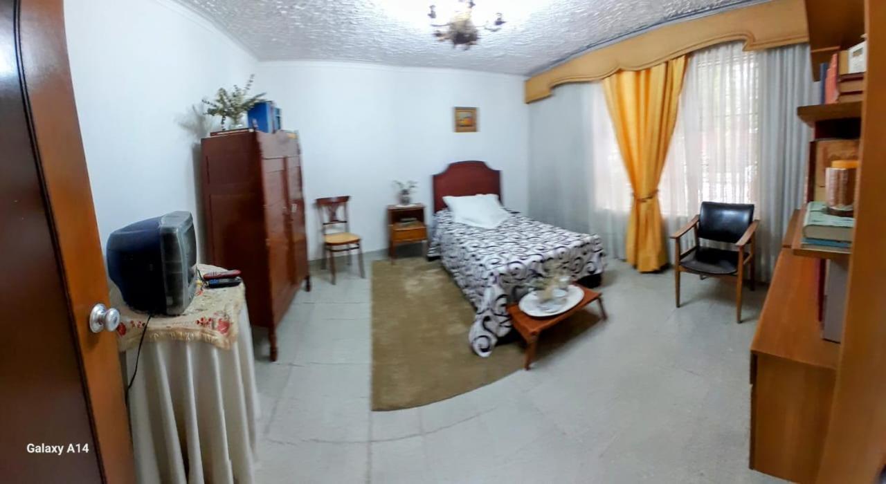 4 En Casa Retro Habitación en casa particular Medellín