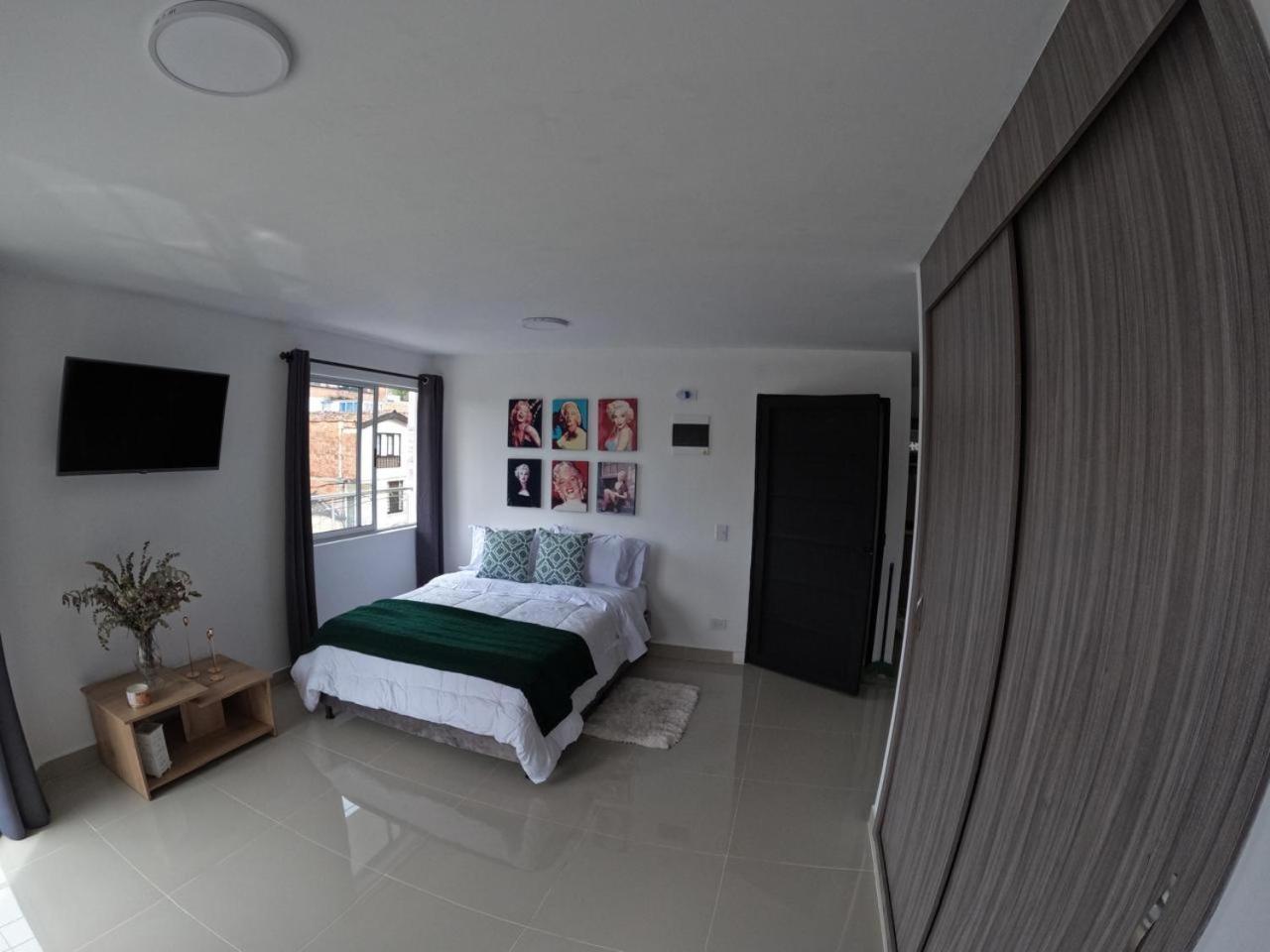 Hermoso Loft Cerca Al Poblado Y Al Metro Medellín