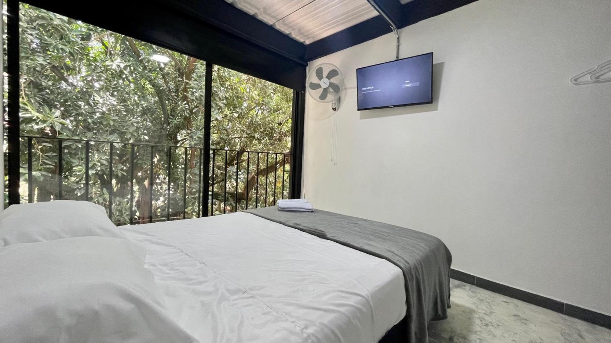 Casa Laureles Malibu Hotel