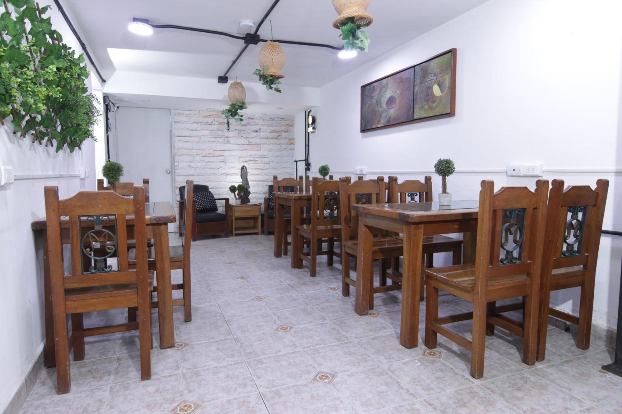 Casa Laureles Malibu Hotel *