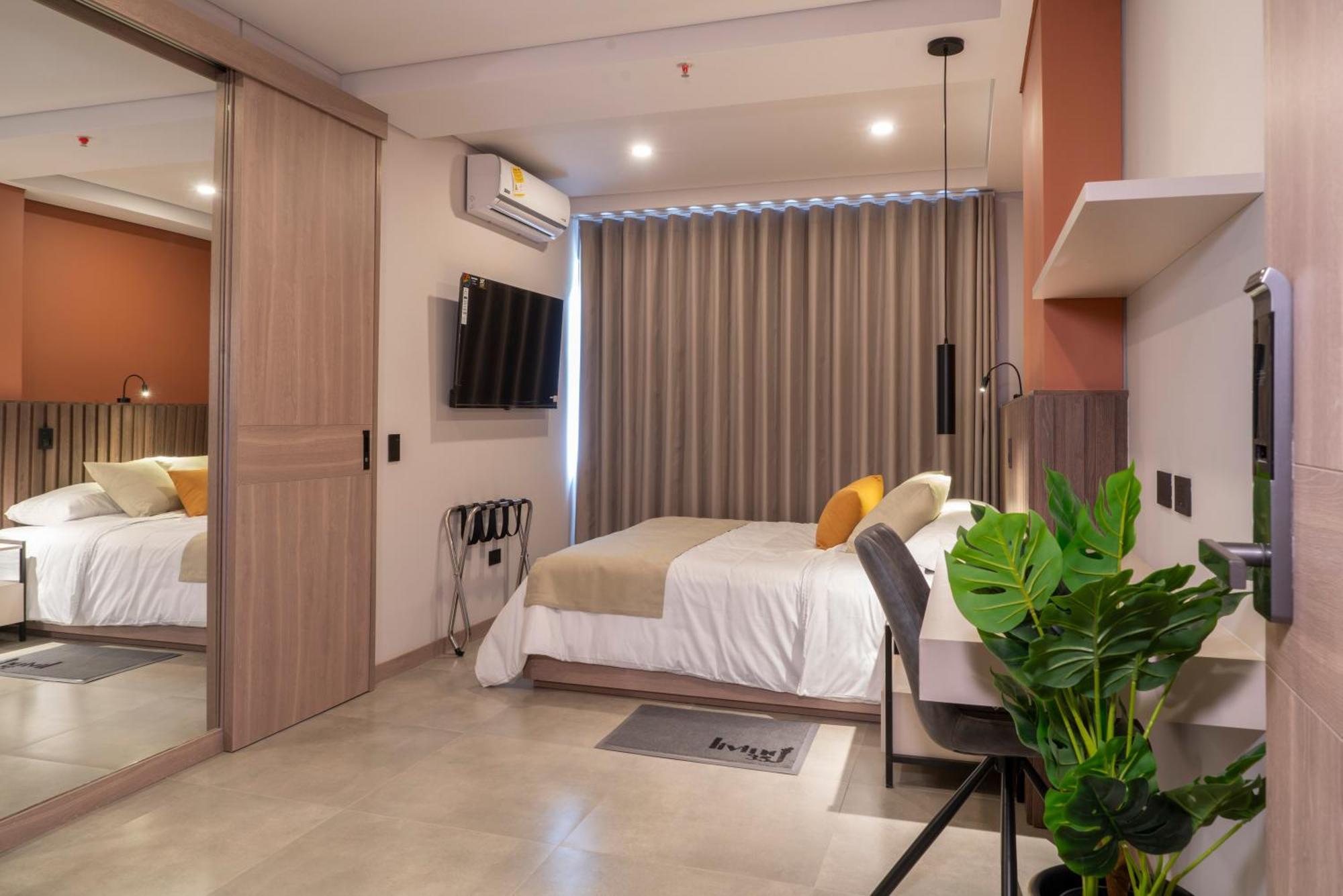 Hotel Living 35