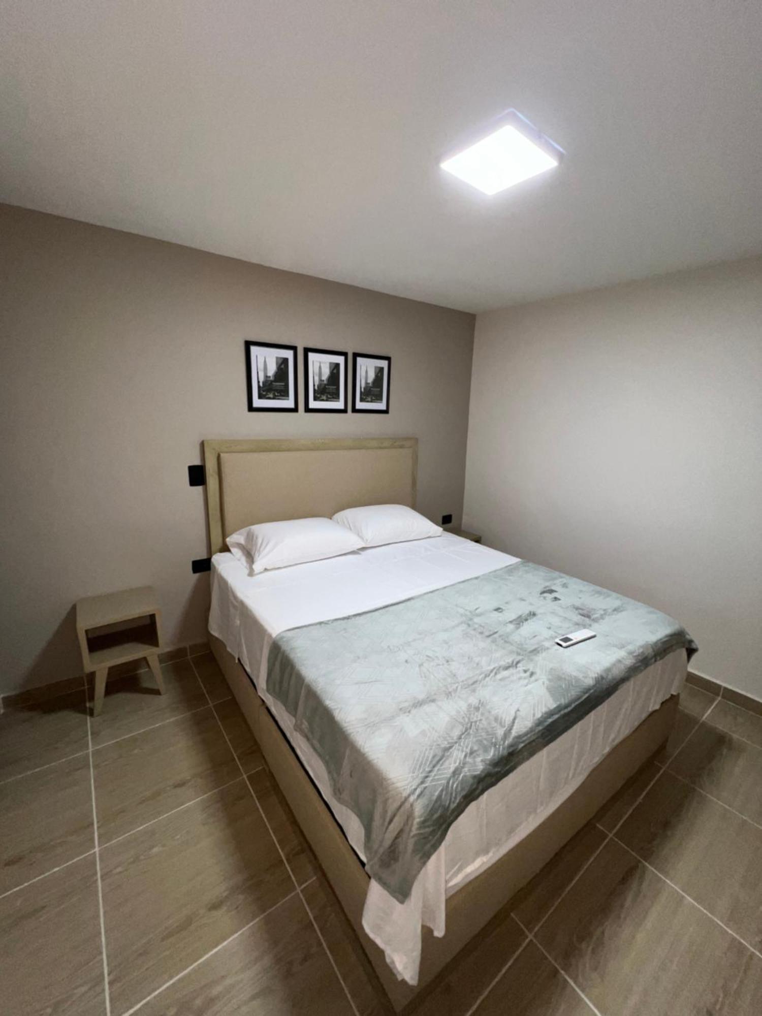 Hotel Laureles *