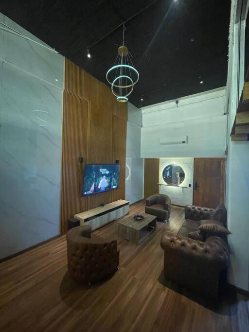 Apartamento Exclusivo Apartaloft Privado Frente Parque Lleras *