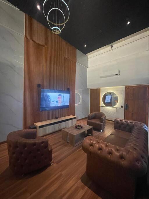Exclusivo Apartaloft Privado Frente Parque Lleras Apartamento