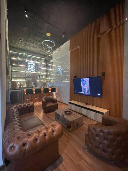 Exclusivo Apartaloft Privado Frente Parque Lleras Apartamento *