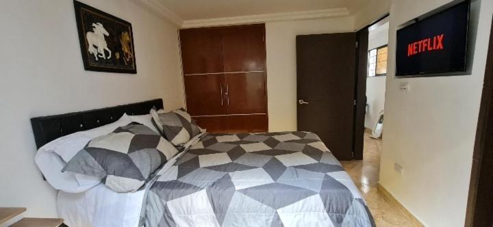 Entero A 800metros Estación Poblado Apartamento Medellín