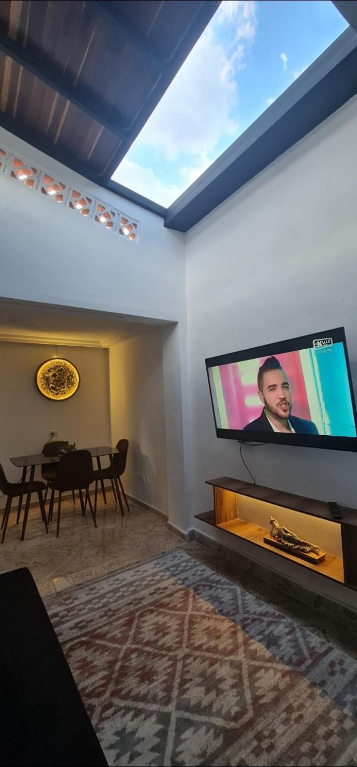 Entero A 800metros Estación Poblado Apartamento