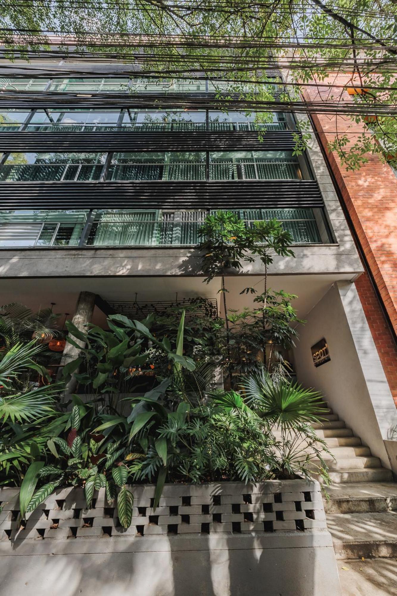 Spot Building