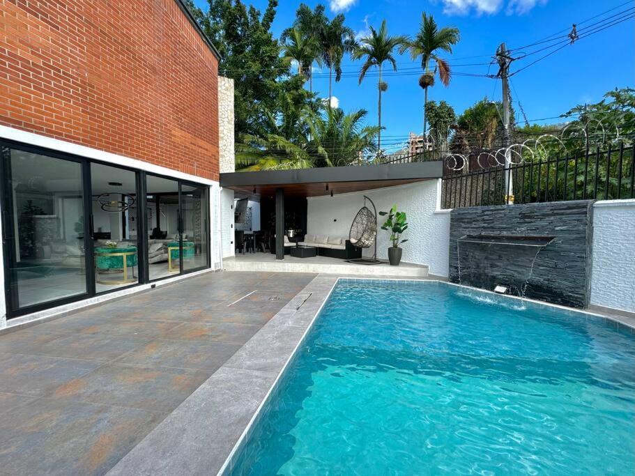 Villa Mansion Moderna Poblado-piscina-