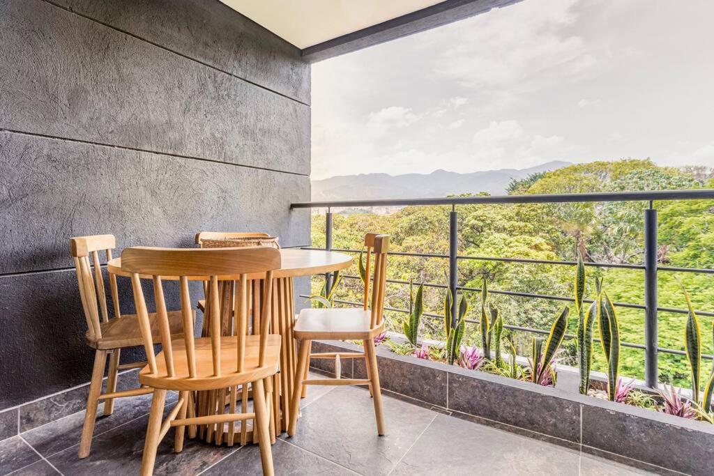 Apartamento Lujoso Cerca Del Estadio Piso 6to