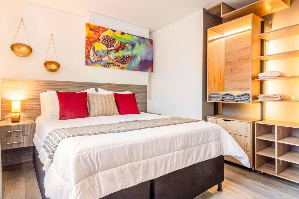 Apartamento Lujoso Cerca Del Estadio Piso 6to *