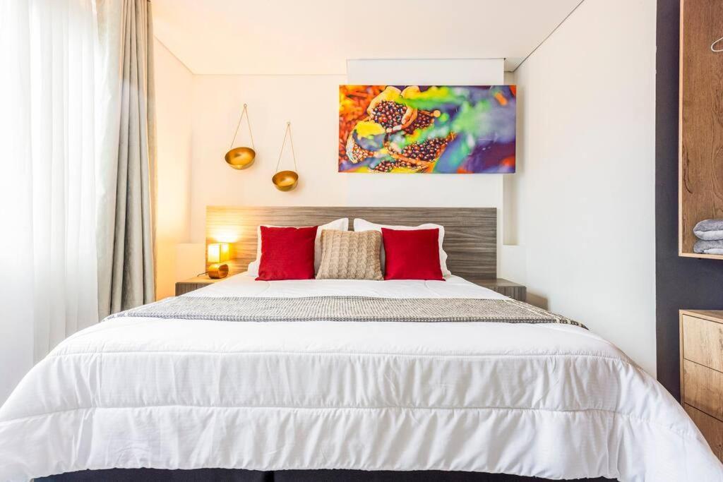 Apartamento Lujoso Cerca Del Estadio Piso 6to *