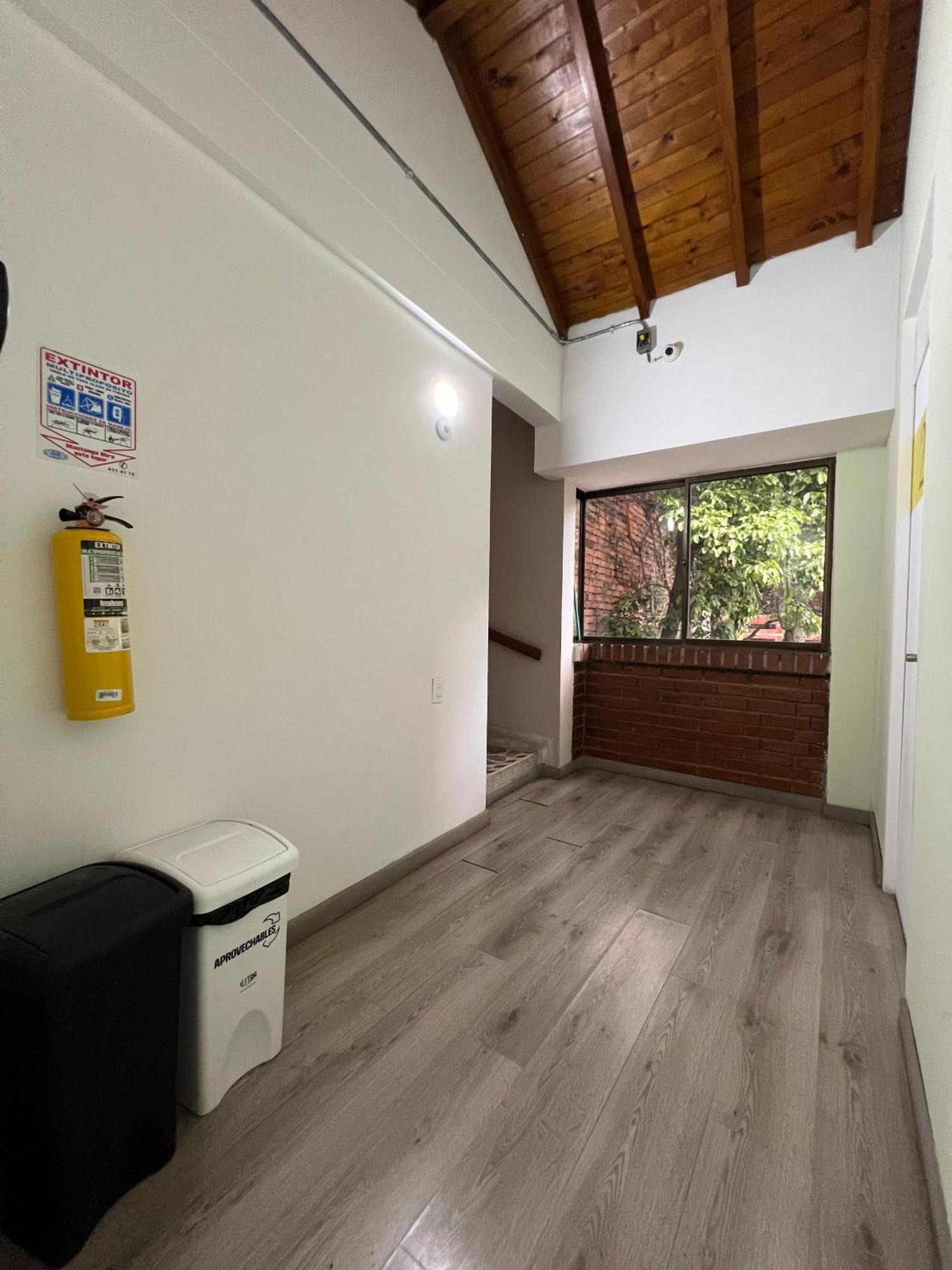 A Minutos De Provenza En - M201 By Roots *