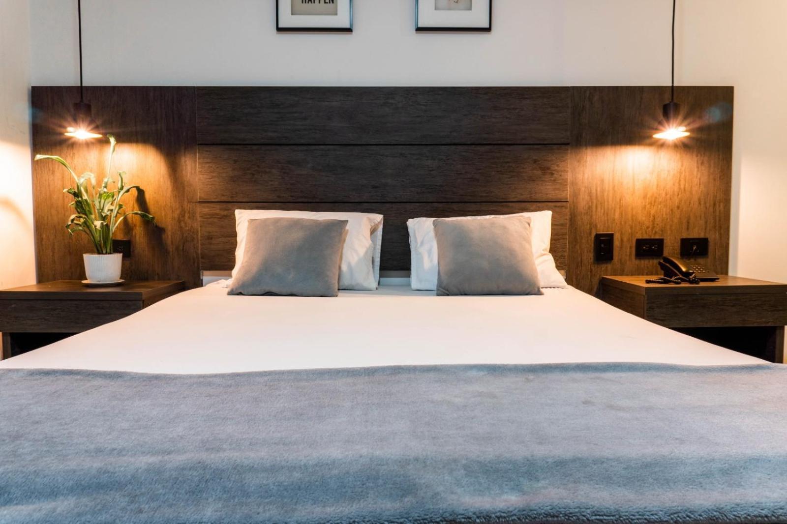 Hotel California Center 3*