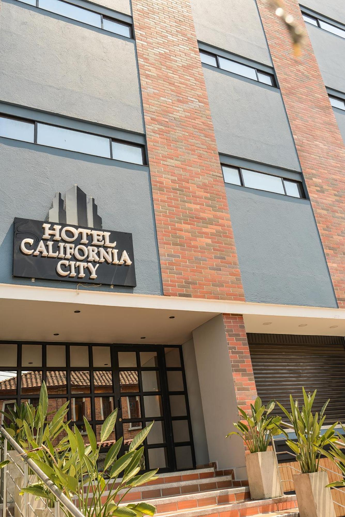 California Center 3* Medellín