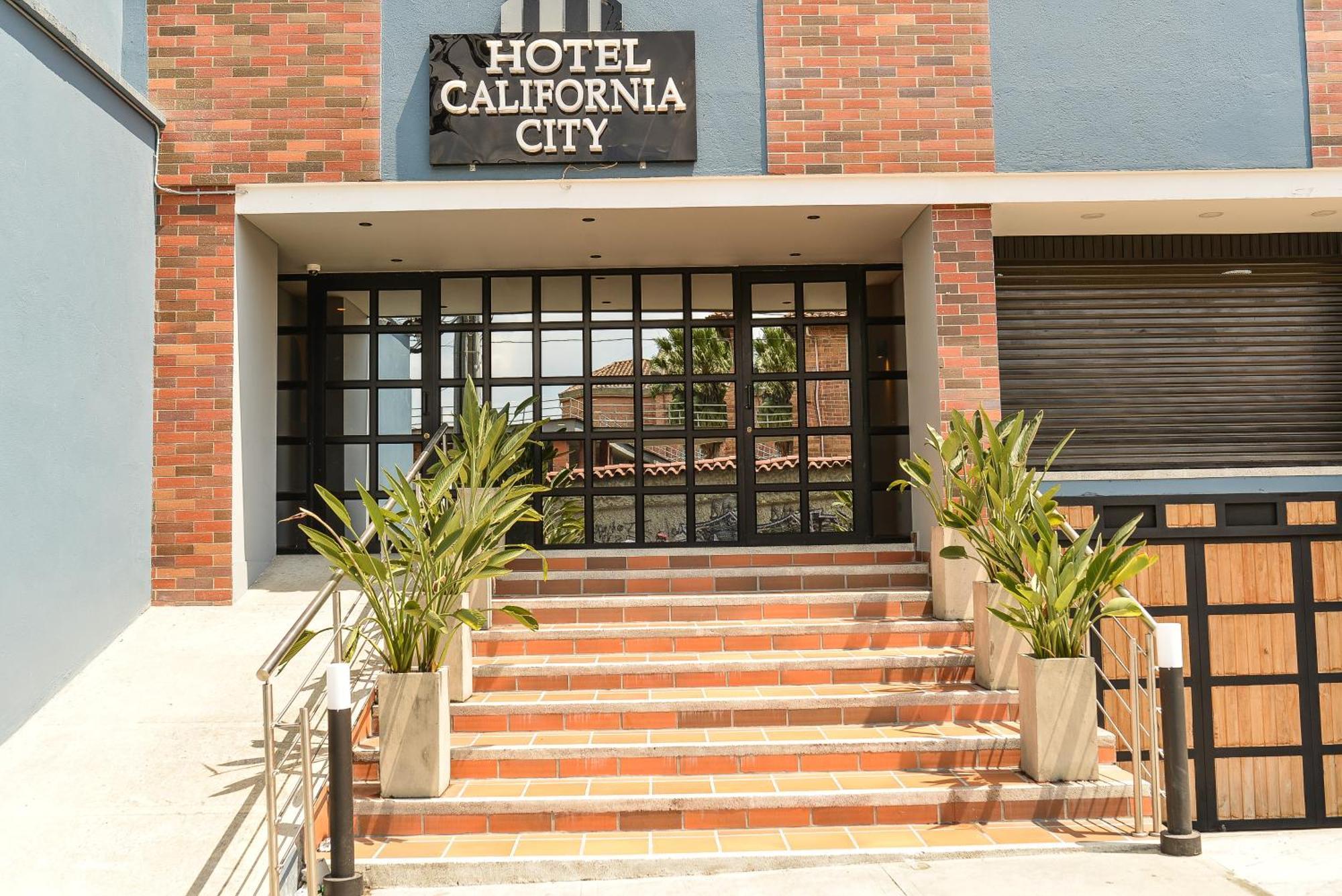 California Center 3* Medellín