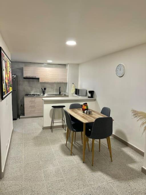 Apartamento Nuevo Laureles-estadio 500 Mb Internet Medellín