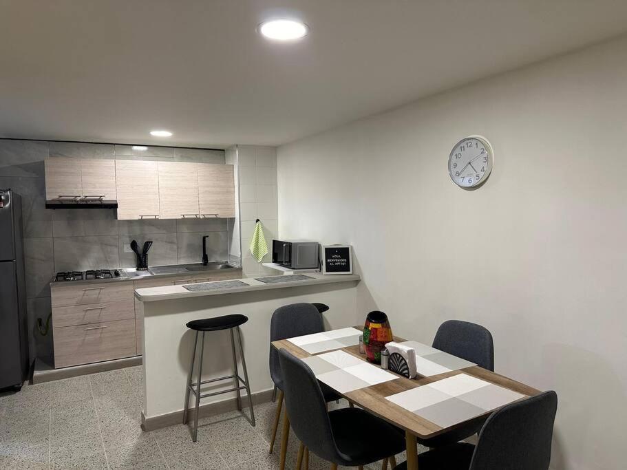 Apartamento Nuevo Laureles-estadio 500 Mb Internet Medellín