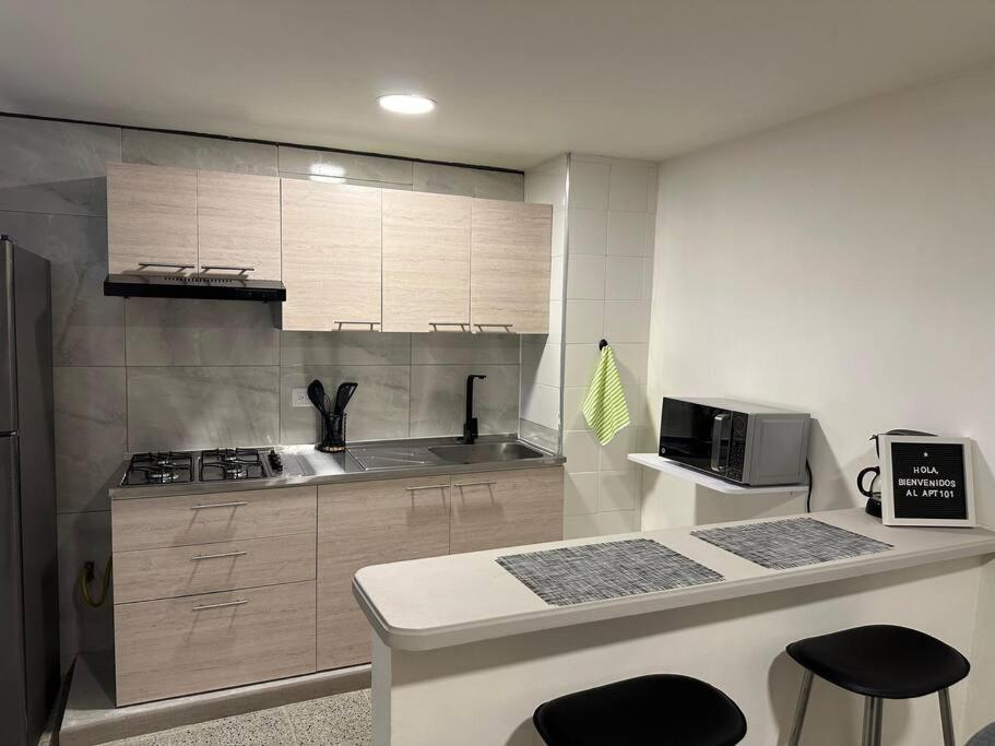 Nuevo Laureles-estadio 500 Mb Internet Apartamento *