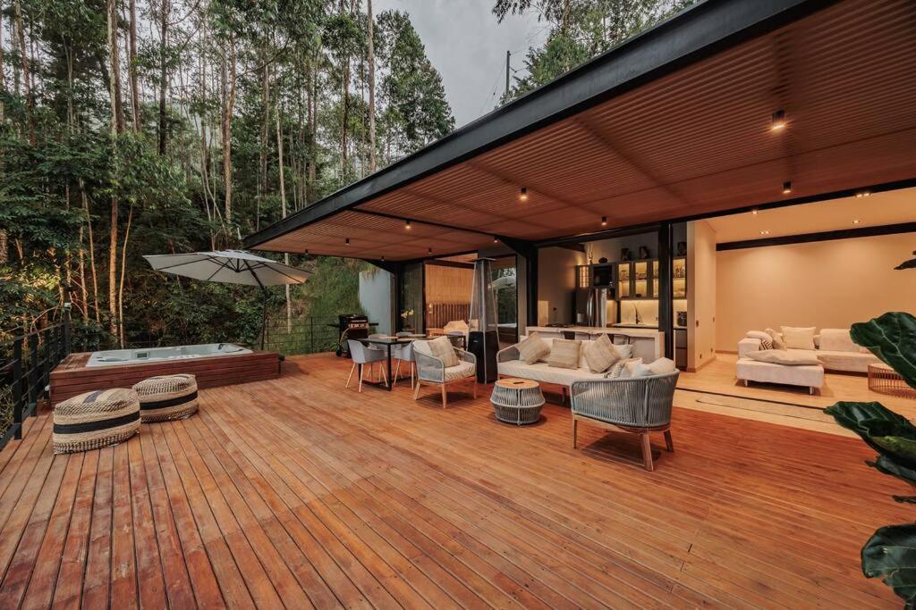 Intu Villa