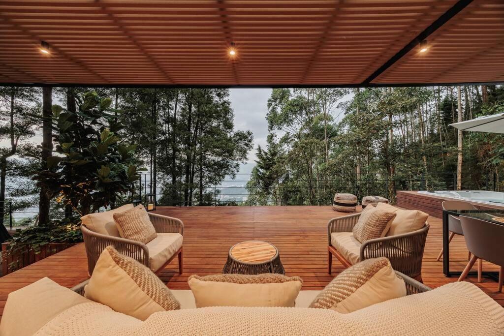 Intu Villa *