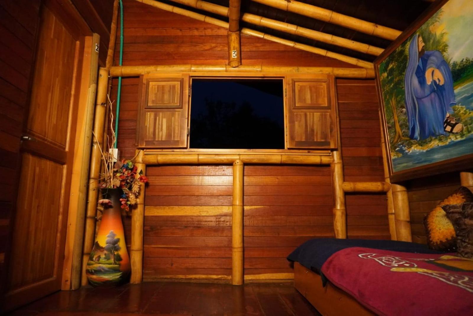 Amplia Casa Campestre En Santa Elena Cerca A - Aru