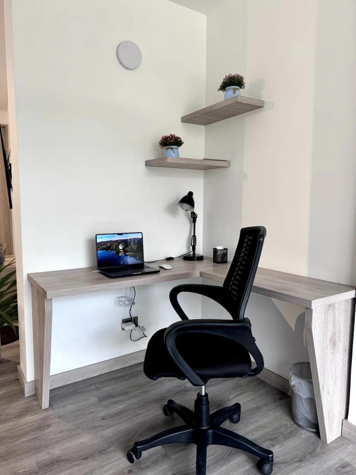 Apartamento Comodo Apto En Laureles Medellín