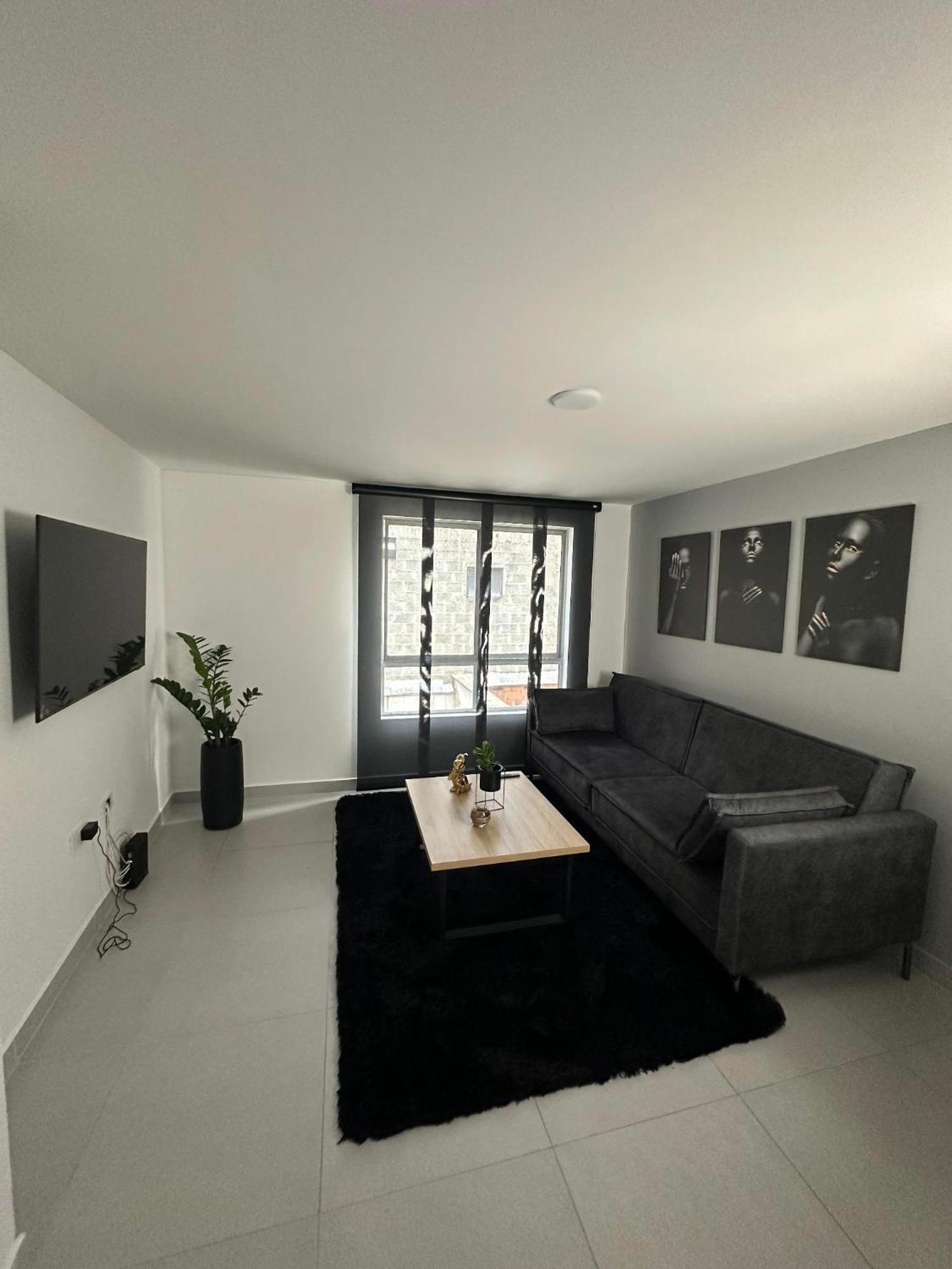 Modernos Cerca Al Poblado Apartamento