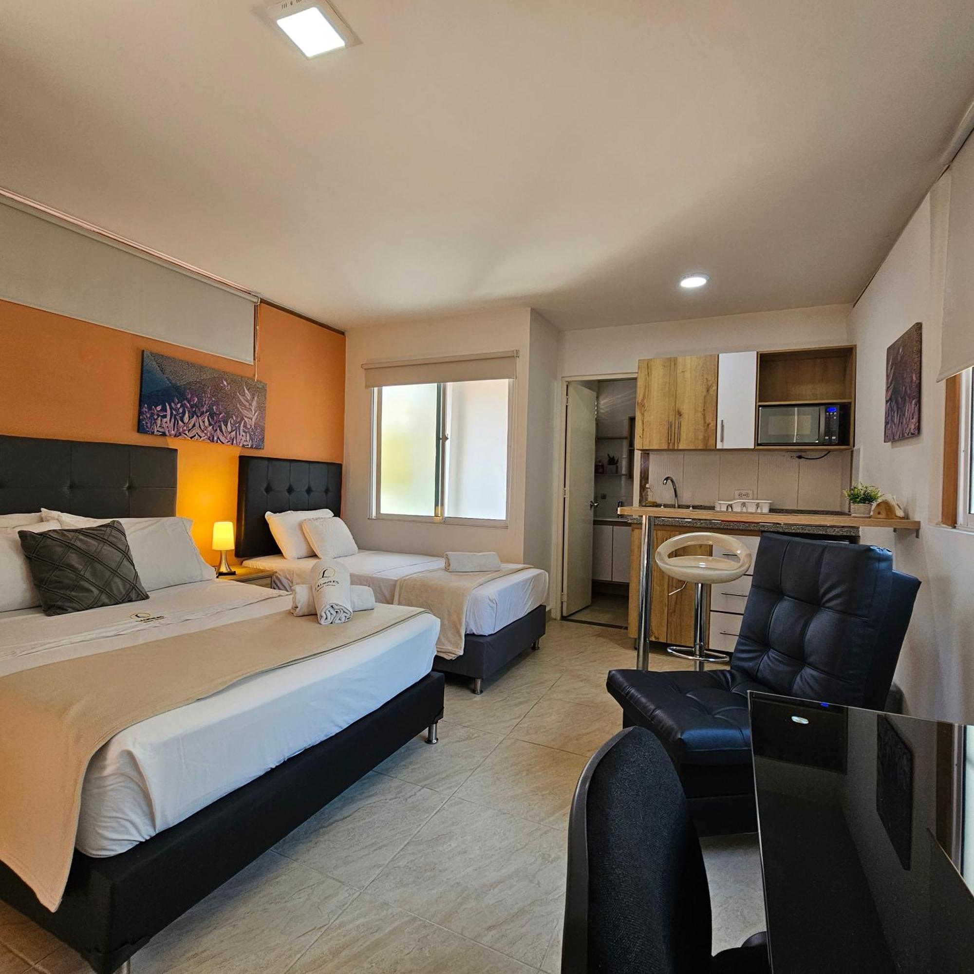 Hotel Laureles Lgh 3*