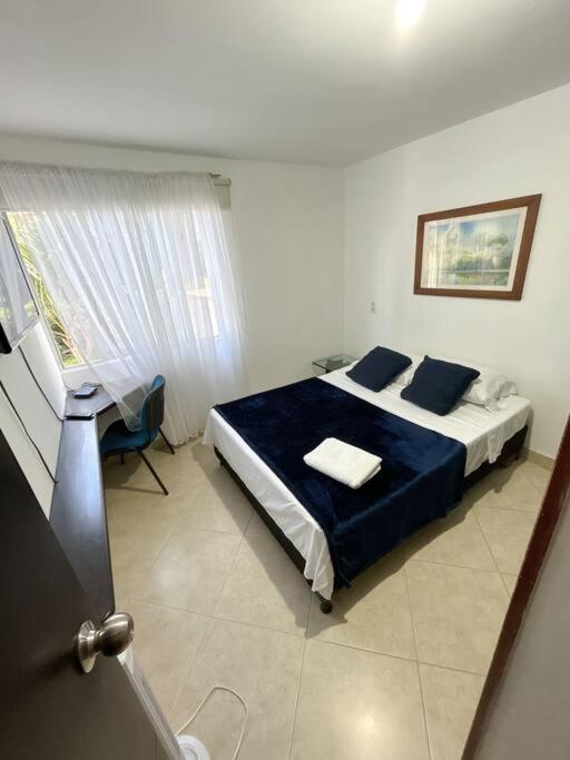 Apartamento Amplio En Barrio Mas Cool De Medellín