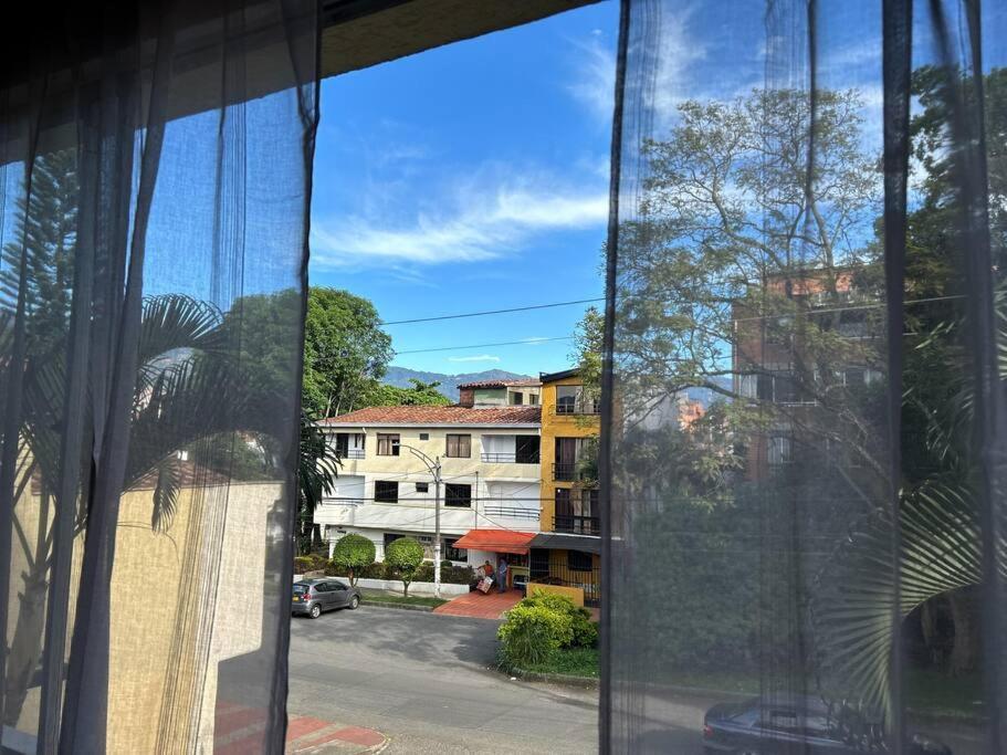 Amplio En Barrio Mas Cool De Apartamento Medellín