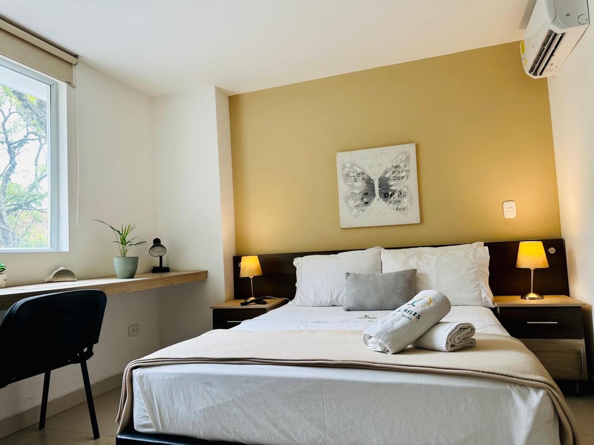 Hotel Laureles Lgh 3*
