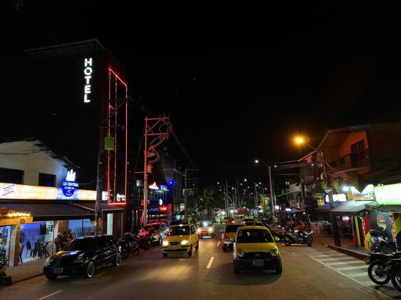 Bajo La Luna Hotel Medellín