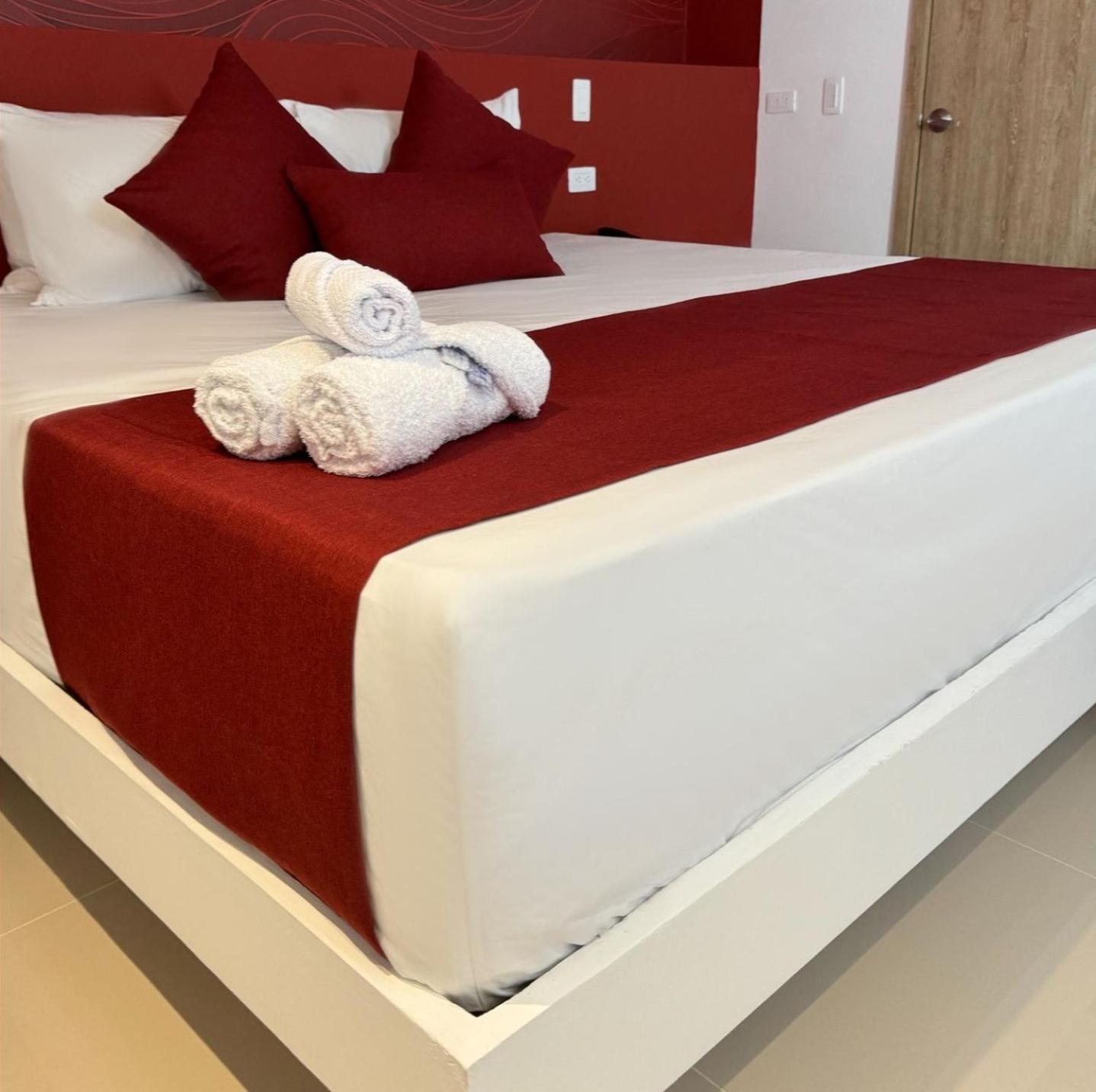 Hotel Bajo La Luna Medellín