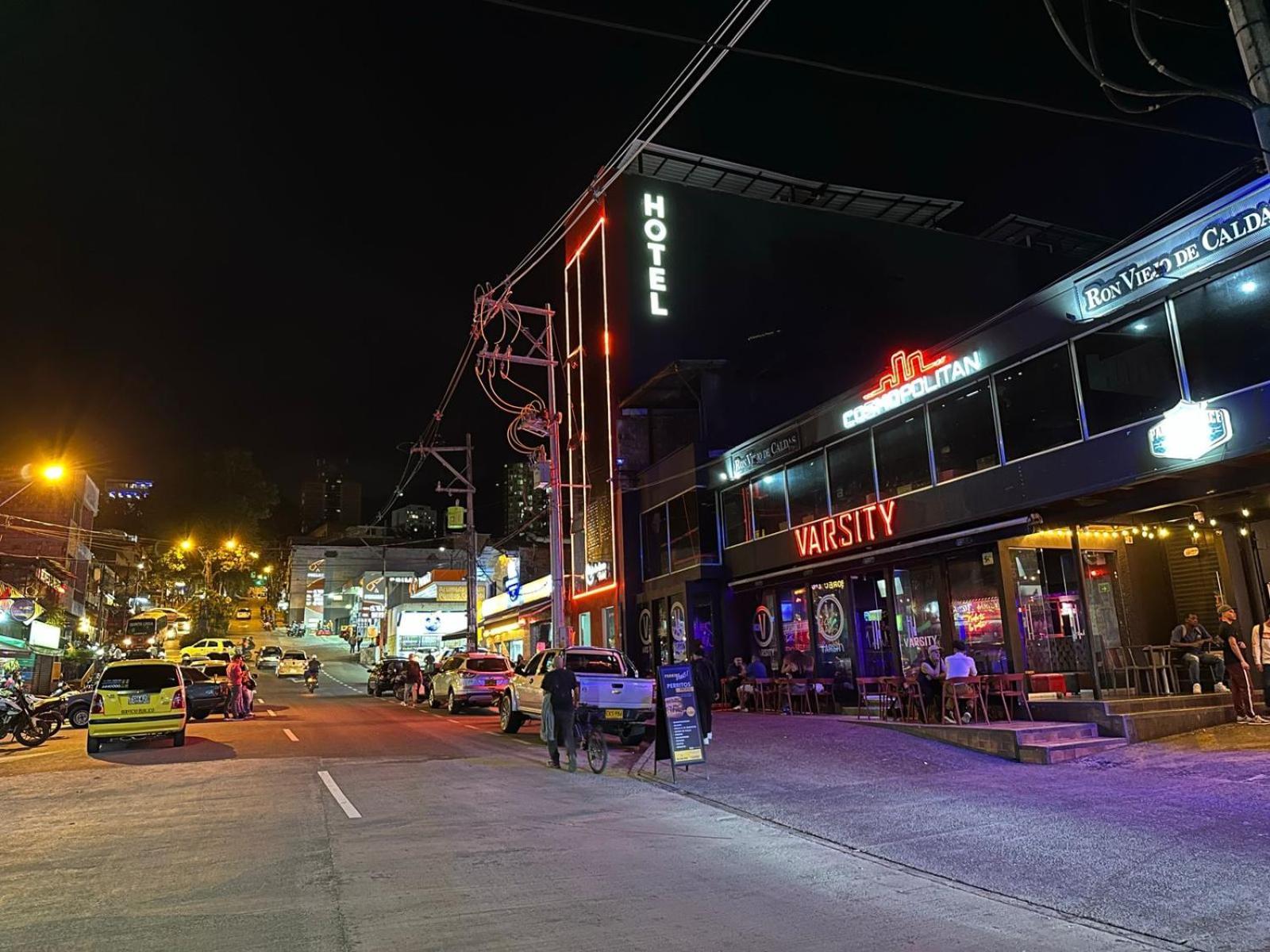 Bajo La Luna Medellín