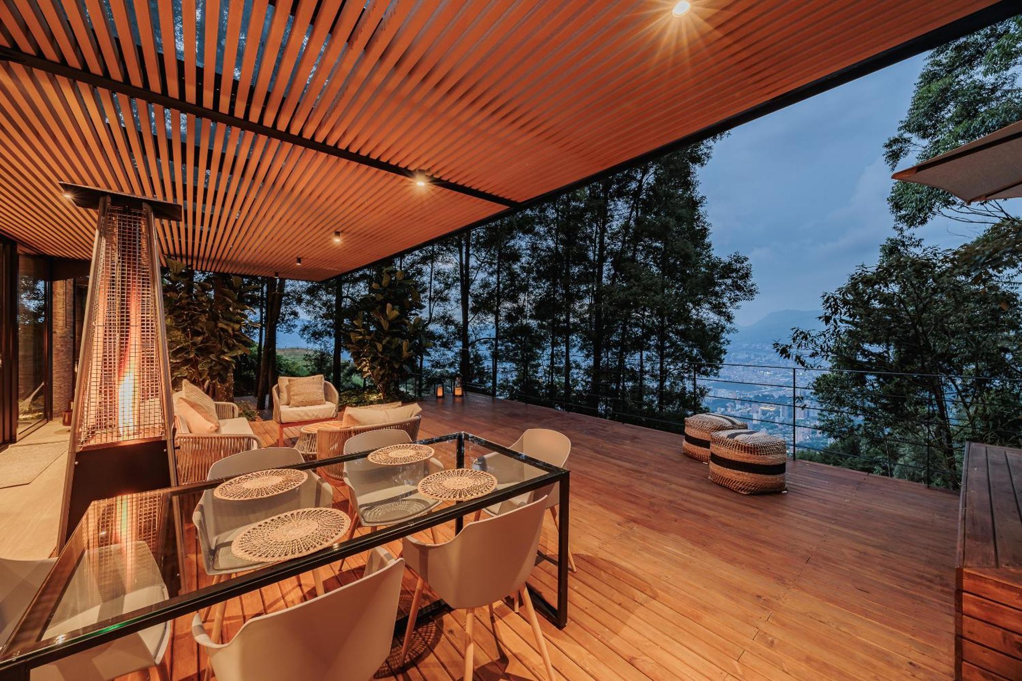 Intu Villa *