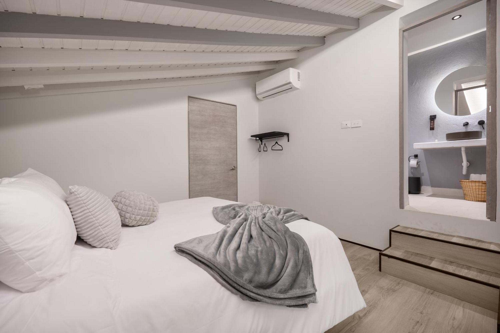 Nago Hometel Boutique