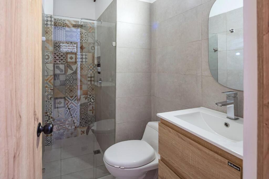 Casa Otrabanda - Preciosa Casa Completa Con Aire Y Parking Сasa de vacaciones Medellín
