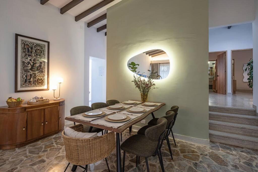 Casa Otrabanda - Preciosa Casa Completa Con Aire Y Parking * Medellín