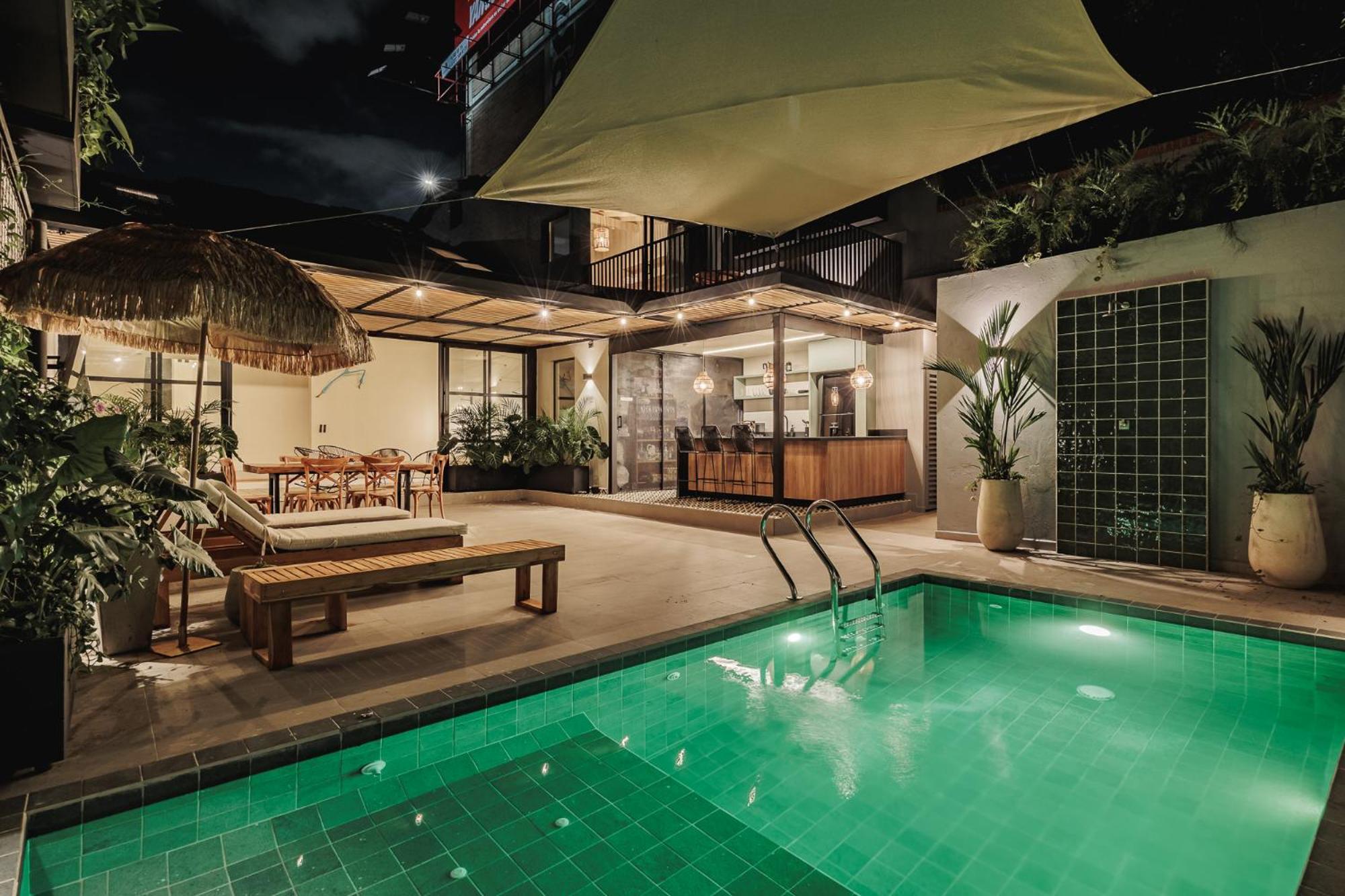 10a House Pool Provenza *