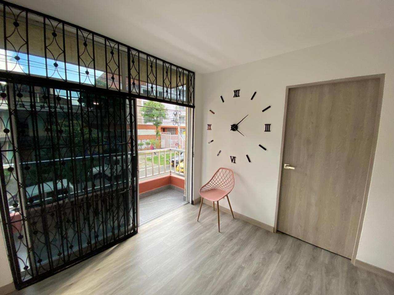 Apartamento Comodo Apto En Laureles