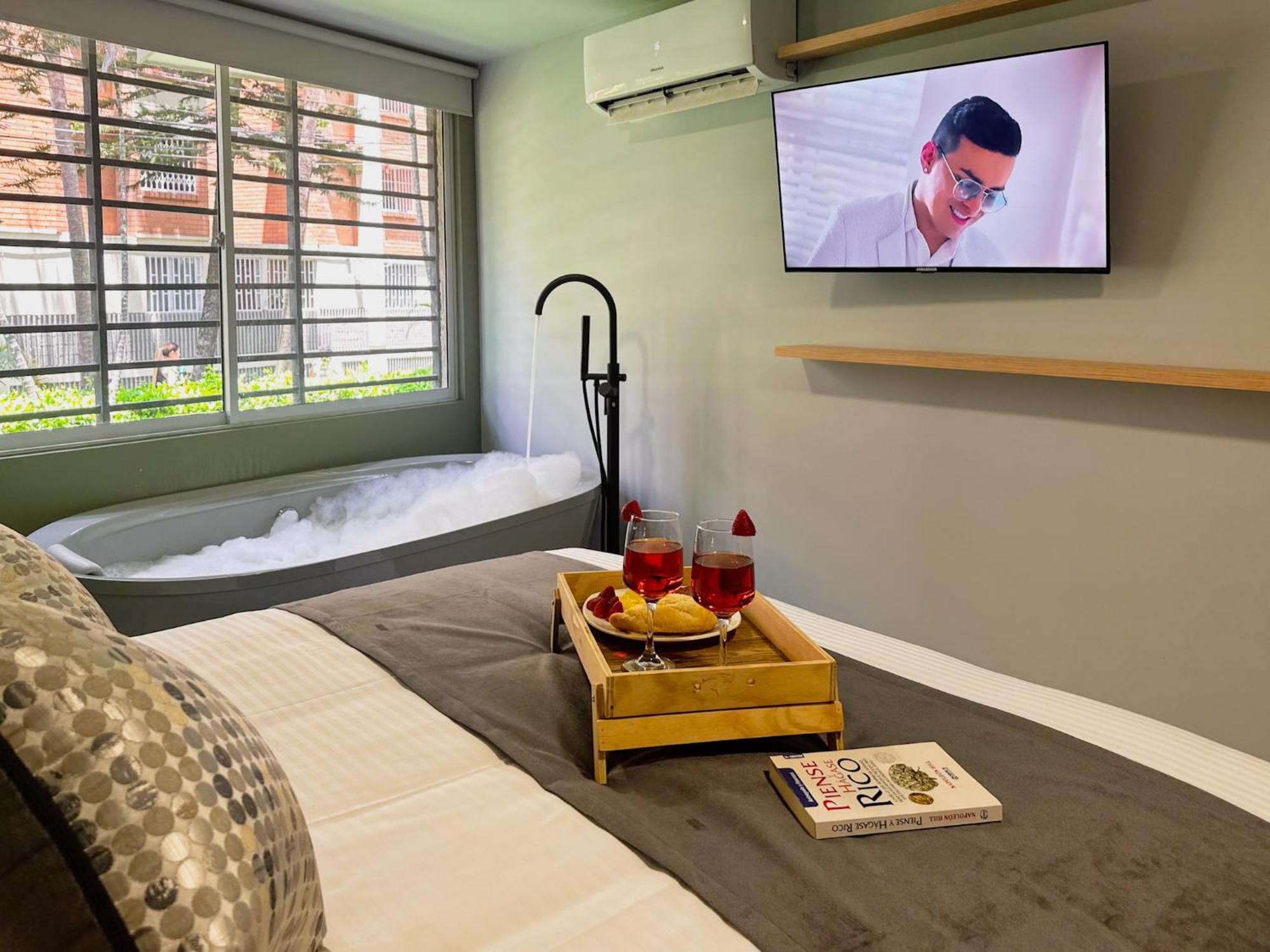 Elegante Loft En Con Banera Y Aire 1-01