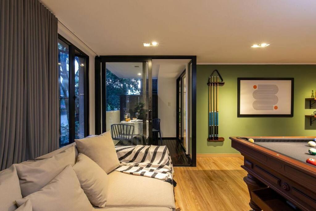 Surprising, Lleras Park, Billar Pool And Jacuzzi Apartamento *