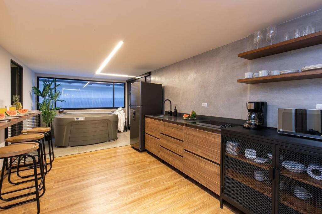 Apartamento Surprising, Lleras Park, Billar Pool And Jacuzzi Medellín