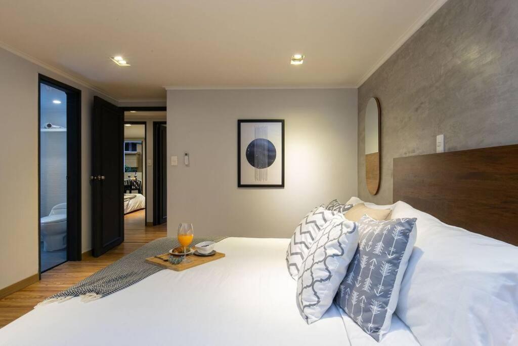 Surprising, Lleras Park, Billar Pool And Jacuzzi Apartamento