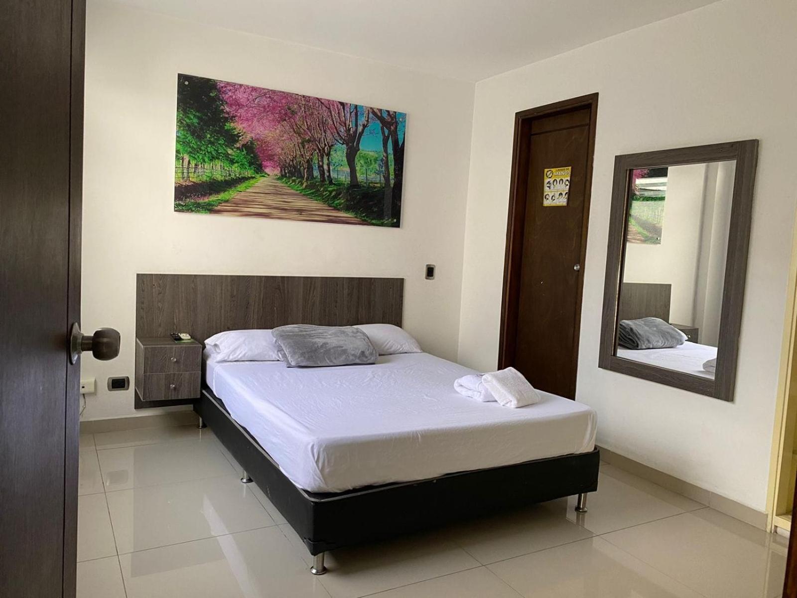 Jardin De Laureles 3* Medellín