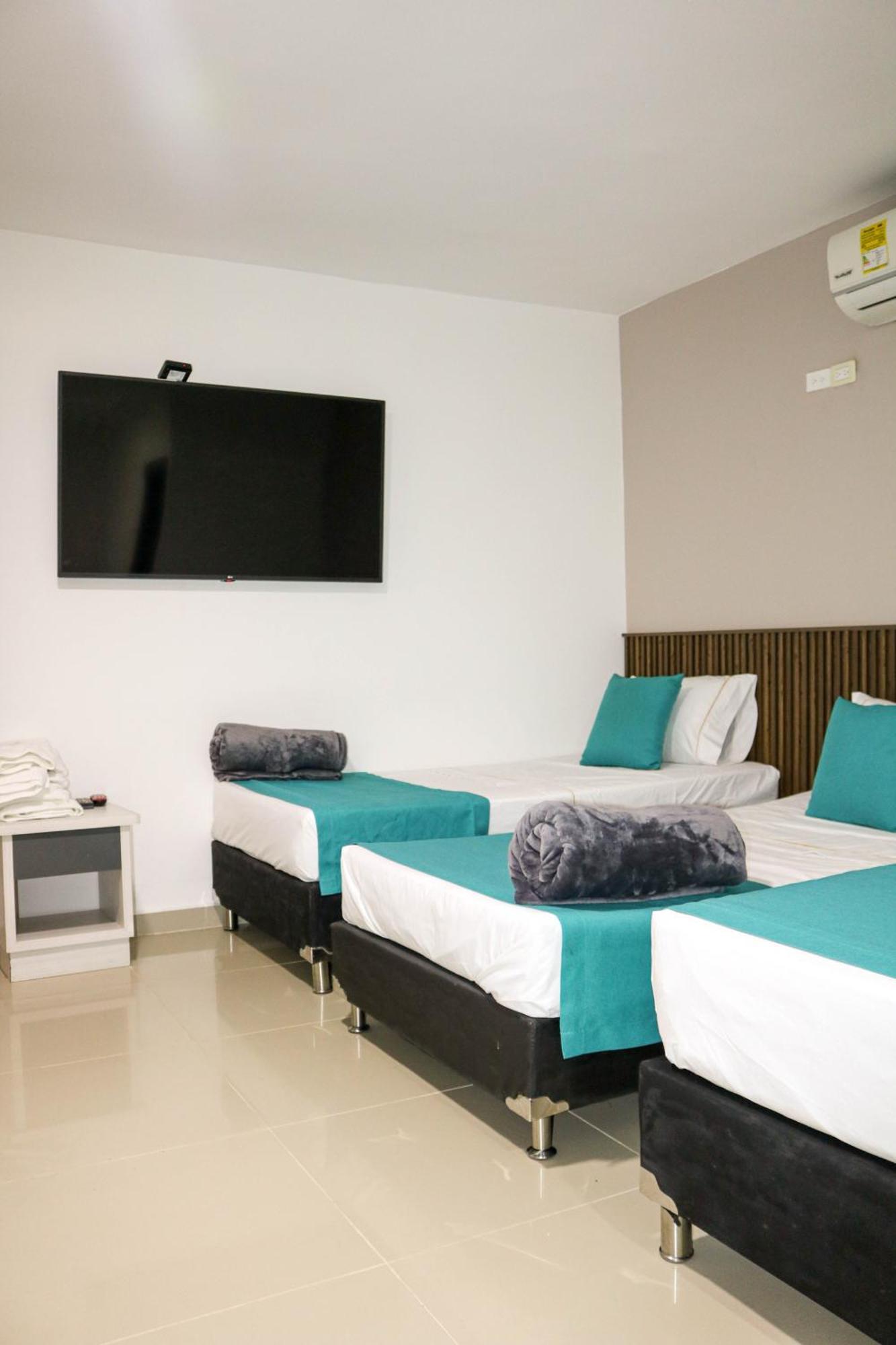 La 70 Gold Hotel *