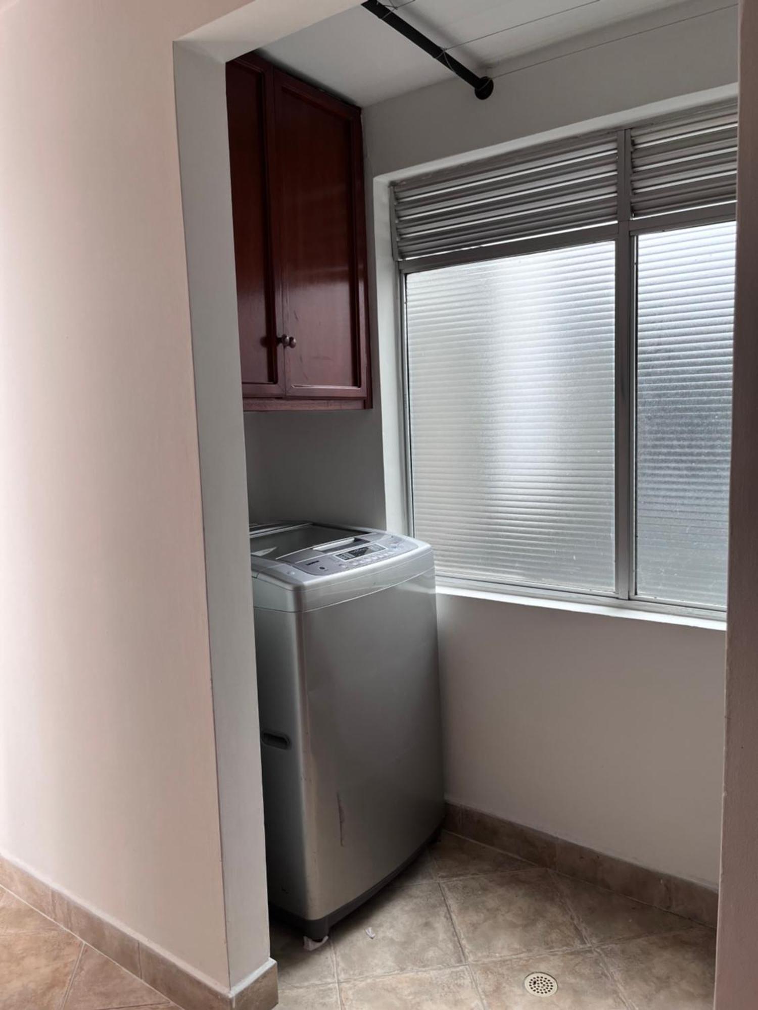Pensión Roomies House By Rincon Sj Medellín