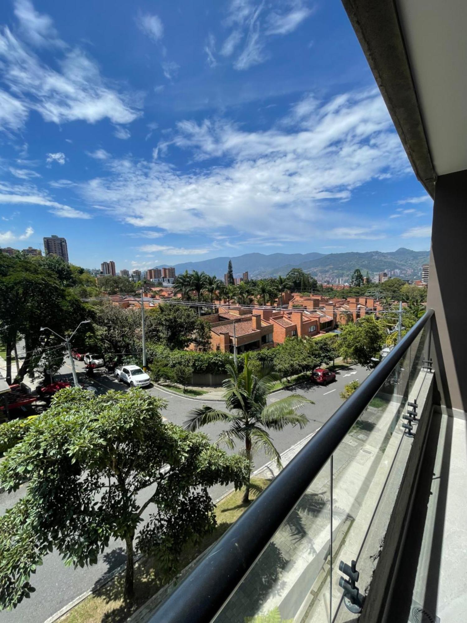 Con Vista Y Aire Acondicionado Cerca A El Tesoro